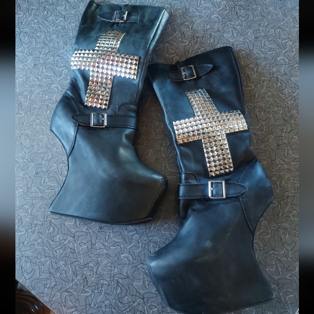 Size 8.5 Jeffrey Campbell Nightcross Boot